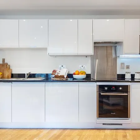 Canary Gateway Serviced Apartments